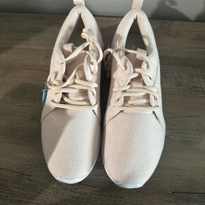 New women sneakers